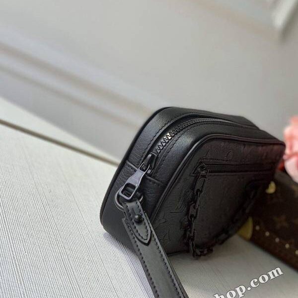 高仿名牌包頂級原單 M55703 Pochette Volga手拿包壓印 Monogram 圖案柔軟Taurillon 皮革hhlv11647