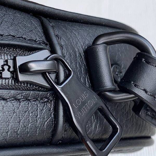 高仿名牌包頂級原單 M55703 Pochette Volga手拿包壓印 Monogram 圖案柔軟Taurillon 皮革hhlv11647