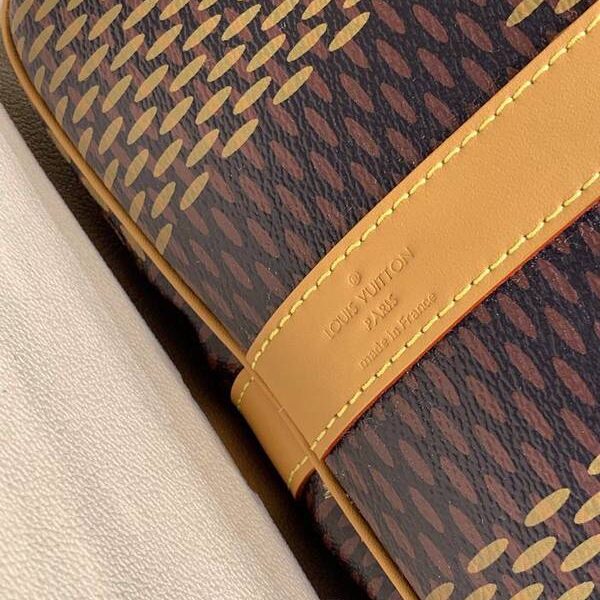 奢侈品原單M40360新品2020系列手袋Monogram帆布老花咖格異形拼格拼色咖色男士旅行袋枕頭包hhlv11715