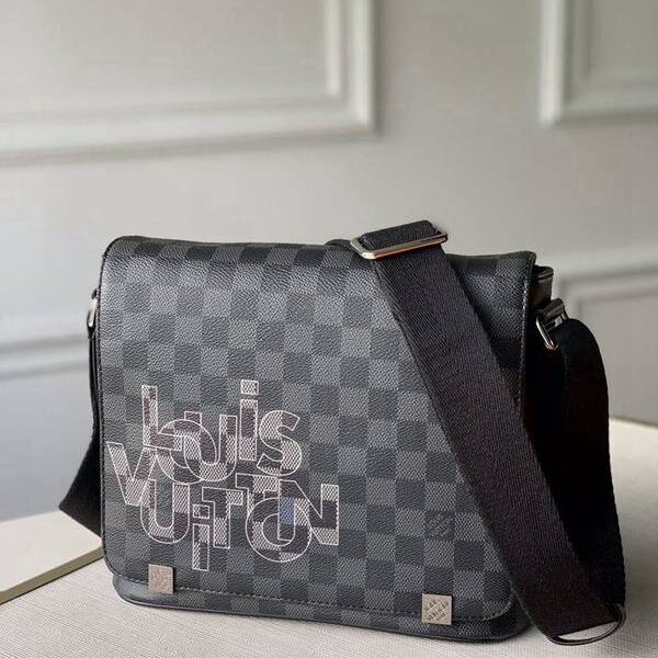 高仿網台灣頂級原單N40272 頂級原單 District 小號郵差包Damier Graphite 帆布hhlv11731