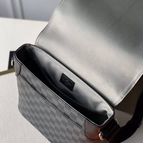 高仿網台灣頂級原單N40272 頂級原單 District 小號郵差包Damier Graphite 帆布hhlv11731