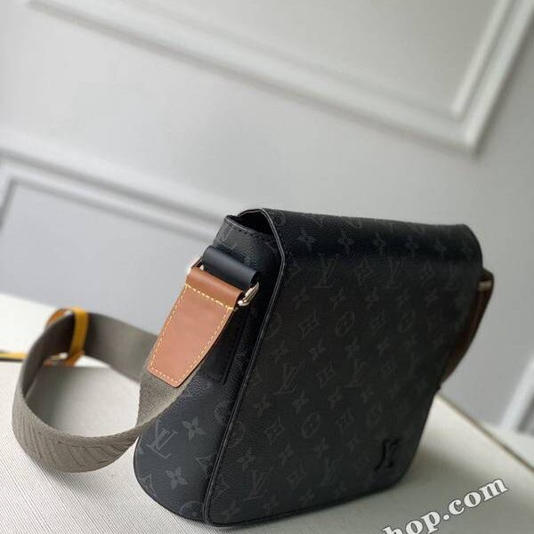 高仿精品推薦原單M45627黑花 綠肩帶District 小號郵差包Monogram Eclipse 帆布hhlv11793
