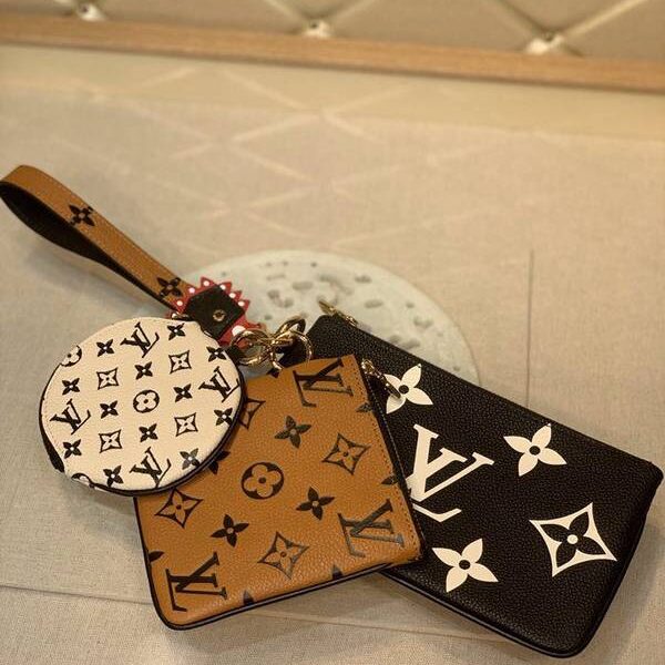 A貨之家lv CRAFTY TRIO 手拿包m69516 lv Crafty Trio 手拿包hhlv11797