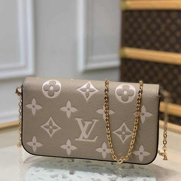 高仿名牌包頂級原單M69977杏色Pochette Félicie 鏈條包hhlv11833