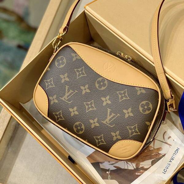 原單頂級原單M45528 Nicolas Ghesquière 2020年春夏秀場帶來 Mini lvggage 手袋hhlv11845