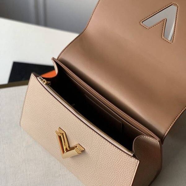 高仿包原單 M57092荔枝紋 於2020 冬季推出 Twist One Handle 手袋hhlv11917