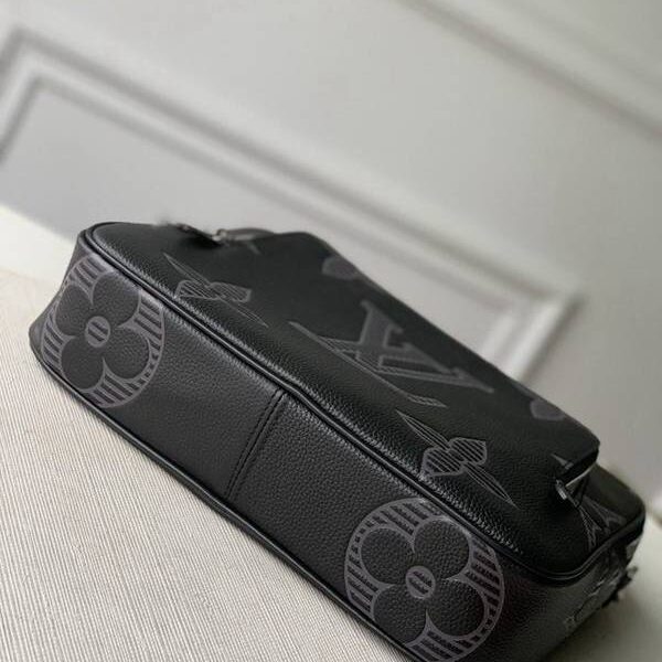 時尚a貨原單 FLIGHT CASE 郵差包m57287 （大花） 路易威登全新推出 Flight Case 郵差包hhlv12034