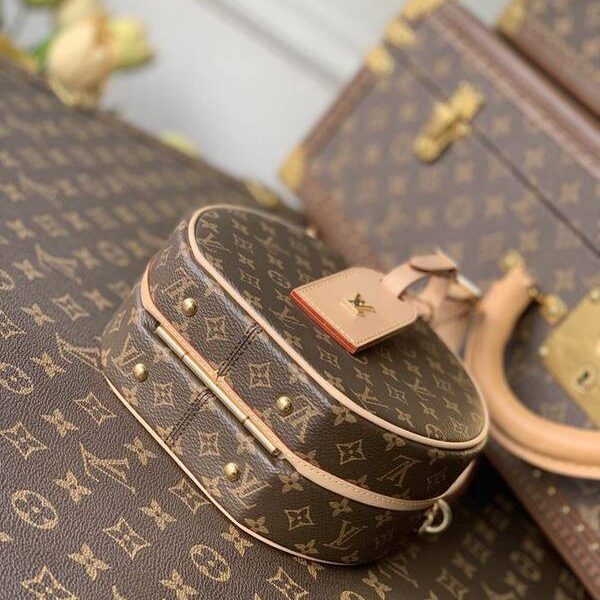 高仿原單lvM43514 白色皮 PETITE BOITE CHAPEAU手袋hhlv12050
