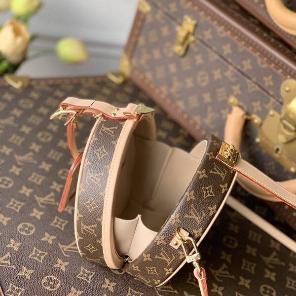 高仿原單lvM43514 白色皮 PETITE BOITE CHAPEAU手袋hhlv12050