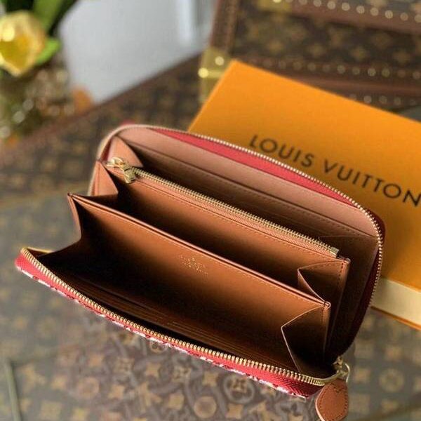 名牌高仿M69994紅色SINCE 1854 ZIPPY WALLE2020秋冬Nicolas Ghesquière 採用 Since 1854 提花織紋煥新 Zippy 零錢包hhlv12063