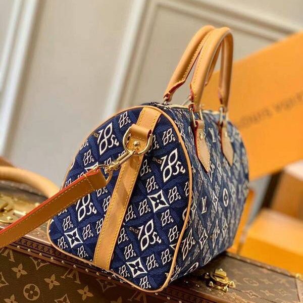 頂級1：1原單57400Nicolas Ghesquière 為 2020 秋冬系列打造 Since 1854 提花織物hhlv12120