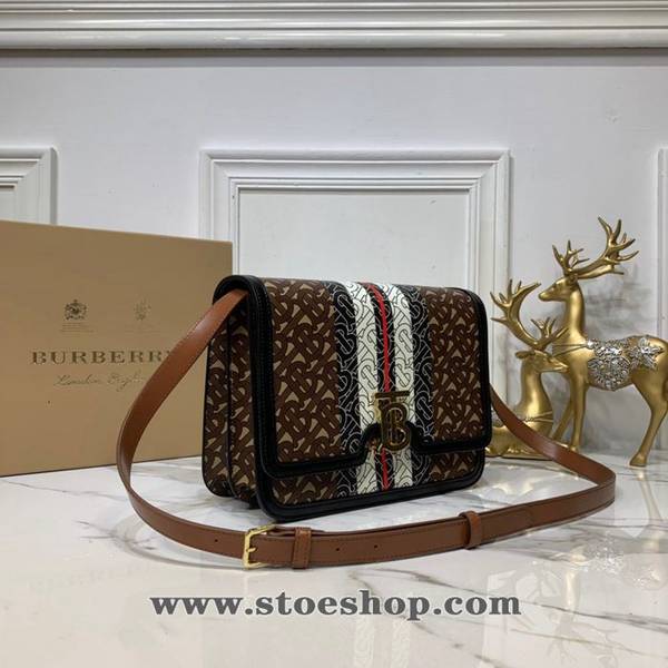 高仿包burberry頂級原單TB專屬標識皮革鎖扣包皮革單肩包鎖扣裝飾 Thomas Bur 靈感專屬標識斜背包手拿包blpj12314 2 高仿包burberry頂級原單TB專屬標識皮革鎖扣包皮革單肩包鎖扣裝飾 Thomas Bur 靈感專屬標識斜背包手拿包blpj12314