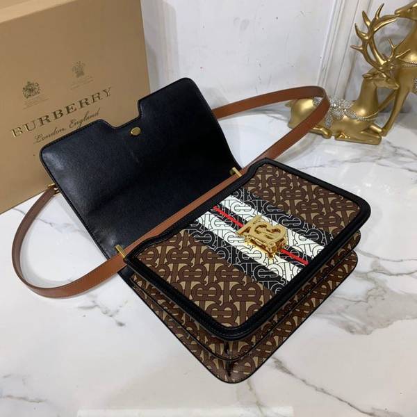 高仿包burberry頂級原單TB專屬標識皮革鎖扣包皮革單肩包鎖扣裝飾 Thomas Bur 靈感專屬標識斜背包手拿包blpj12314 5 高仿包burberry頂級原單TB專屬標識皮革鎖扣包皮革單肩包鎖扣裝飾 Thomas Bur 靈感專屬標識斜背包手拿包blpj12314