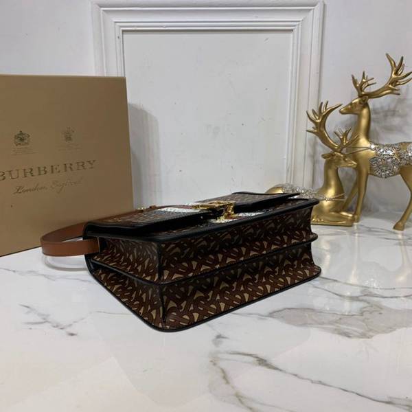 高仿包burberry頂級原單TB專屬標識皮革鎖扣包皮革單肩包鎖扣裝飾 Thomas Bur 靈感專屬標識斜背包手拿包blpj12314 7 高仿包burberry頂級原單TB專屬標識皮革鎖扣包皮革單肩包鎖扣裝飾 Thomas Bur 靈感專屬標識斜背包手拿包blpj12314