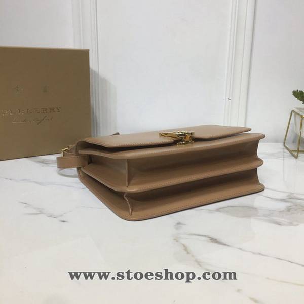 竭誠精品burberry頂級原單TB中號專屬標識皮革鎖扣包皮革單肩包Thomas Bur靈感專屬標識斜背包手拿包blpj12321 8 竭誠精品burberry頂級原單TB中號專屬標識皮革鎖扣包皮革單肩包Thomas Bur靈感專屬標識斜背包手拿包blpj12321