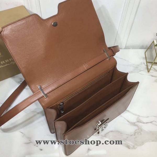 頂級高仿burberry頂級原單TB中號專屬標識皮革鎖扣包皮革單肩包Thomas Bur靈感專屬標識斜背包手拿包blpj12322 6 頂級高仿burberry頂級原單TB中號專屬標識皮革鎖扣包皮革單肩包Thomas Bur靈感專屬標識斜背包手拿包blpj12322
