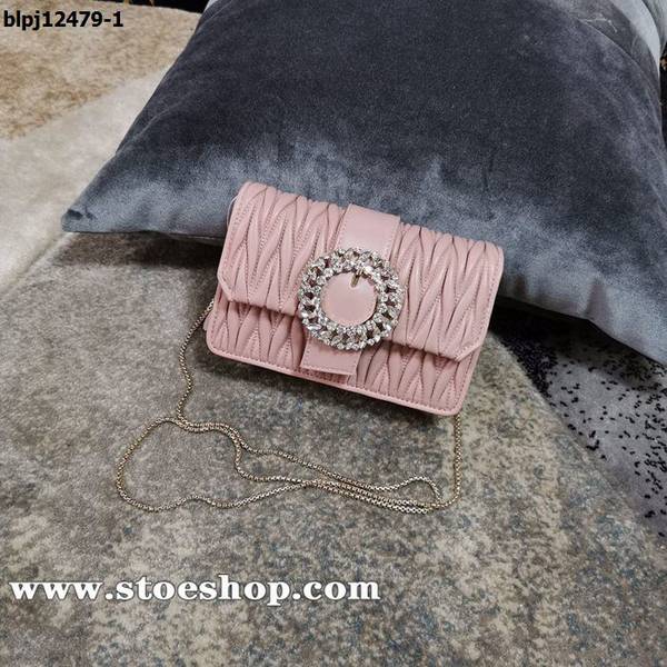 竭誠精品miumiu淺粉5BH095 Matelasse頂級進口小羊皮正面仿水晶珠飾圓環鑽扣blpj12479