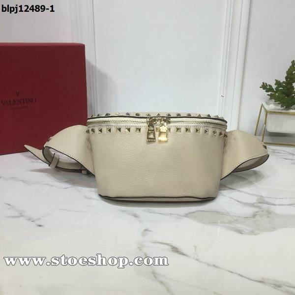 高仿包包批發Valentino粒紋皮華倫天奴Garavani Free Rockstud Spike 0245進口粒紋牛皮真空電鍍五金鉚釘和硬體blpj12489