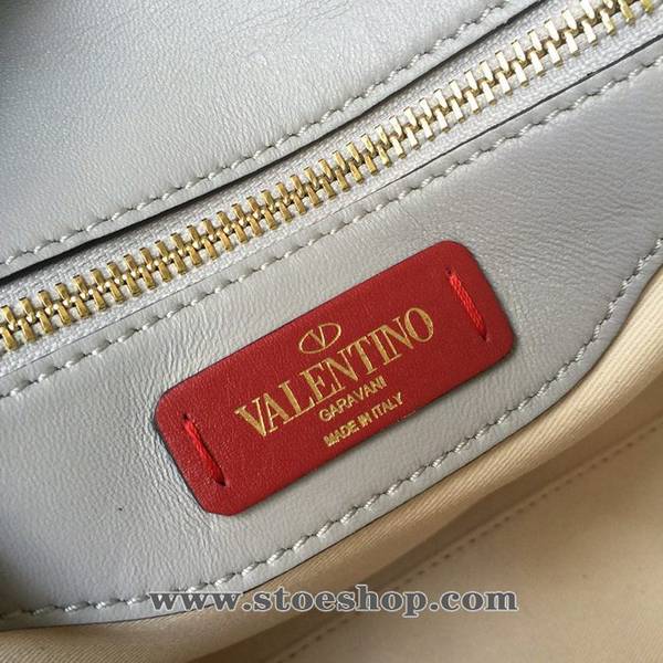 高仿奢侈品Valentino華倫天奴 2018春夏系列經典柳釘合成材質與奇趣色彩手拎 斜跨 手腕blpj12508 8 高仿奢侈品Valentino華倫天奴 2018春夏系列經典柳釘合成材質與奇趣色彩手拎 斜跨 手腕blpj12508