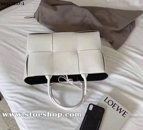 高仿名牌包BOTTEGA VENETA609175氣質白最熱門托特blpj12537