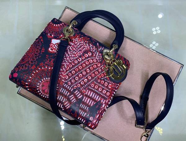 高仿包包批發DIORLady Dior 五格刺繡桃紅獅子棕色刺繡牛皮blpj12552 9 高仿包包批發DIORLady Dior 五格刺繡桃紅獅子棕色刺繡牛皮blpj12552