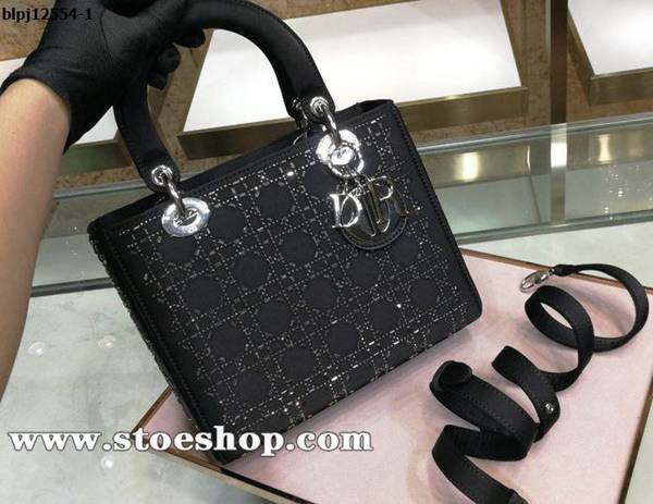高仿包DIORLady Dior 五格絲綢燙鑽緞面鑲鑽戴妃包blpj12554 1 高仿包DIORLady Dior 五格絲綢燙鑽緞面鑲鑽戴妃包blpj12554