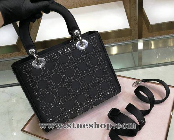 高仿包DIORLady Dior 五格絲綢燙鑽緞面鑲鑽戴妃包blpj12554 2 高仿包DIORLady Dior 五格絲綢燙鑽緞面鑲鑽戴妃包blpj12554