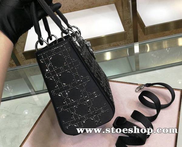 高仿包DIORLady Dior 五格絲綢燙鑽緞面鑲鑽戴妃包blpj12554 3 高仿包DIORLady Dior 五格絲綢燙鑽緞面鑲鑽戴妃包blpj12554