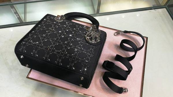高仿包DIORLady Dior 五格絲綢燙鑽緞面鑲鑽戴妃包blpj12554 9 高仿包DIORLady Dior 五格絲綢燙鑽緞面鑲鑽戴妃包blpj12554