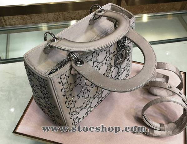 高仿精品推薦DIORLady Dior 五格絲綢燙鑽緞面鑲鑽戴妃包blpj12556 6 高仿精品推薦DIORLady Dior 五格絲綢燙鑽緞面鑲鑽戴妃包blpj12556