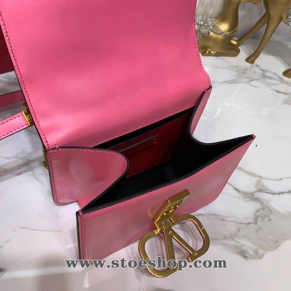 原單1:1ValentinoValentino Garavani VSLING 亮澤小牛皮肩背包搭配可延長肩帶blpj12568 6 原單1:1ValentinoValentino Garavani VSLING 亮澤小牛皮肩背包搭配可延長肩帶blpj12568