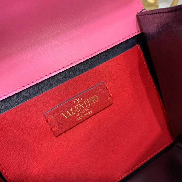 原單1:1ValentinoValentino Garavani VSLING 亮澤小牛皮肩背包搭配可延長肩帶blpj12568 7 原單1:1ValentinoValentino Garavani VSLING 亮澤小牛皮肩背包搭配可延長肩帶blpj12568