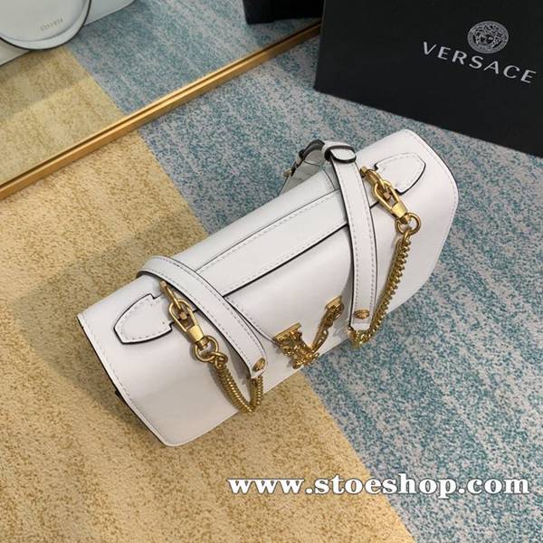 頂級高仿versace小牛皮2020款美杜莎Versace Virtus單肩包手袋以經典“V”字綴飾奪目blpj12593 3 頂級高仿versace小牛皮2020款美杜莎Versace Virtus單肩包手袋以經典“V”字綴飾奪目blpj12593