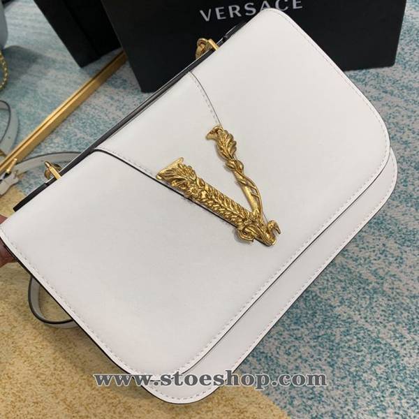 頂級高仿versace小牛皮2020款美杜莎Versace Virtus單肩包手袋以經典“V”字綴飾奪目blpj12593 4 頂級高仿versace小牛皮2020款美杜莎Versace Virtus單肩包手袋以經典“V”字綴飾奪目blpj12593