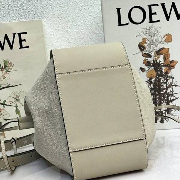 高仿精品批發LOEWE春夏新品吊床包Hammock bag獨特拉繩式開口替代經典拉鏈設計blpj12666