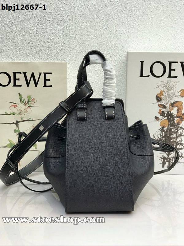 高仿包LOEWE春夏新品吊床包 Hammock bag 獨特拉繩式開口替代經典拉鏈設計 肩背,手提,斜挎採用一級牛皮blpj12667 1 高仿包LOEWE春夏新品吊床包 Hammock bag 獨特拉繩式開口替代經典拉鏈設計 肩背,手提,斜挎採用一級牛皮blpj12667