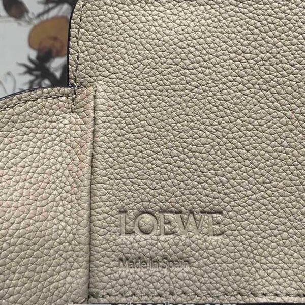 高仿精品推薦LOEWE春夏新品吊床包 Hammock bag 獨特拉繩式開口替代經典拉鏈設計 肩背，手提，斜挎採用一級牛皮blpj12669