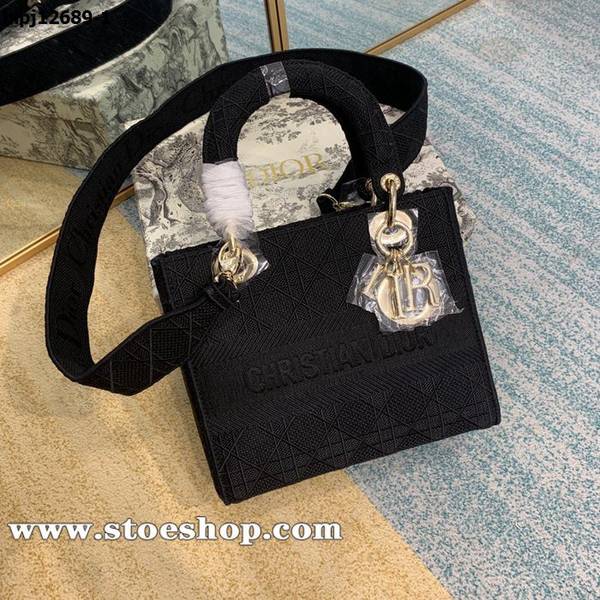頂級1：1DIORChristian Dior 2020春夏大秀各式藤蔓印花、刺繡和鏤空blpj12689