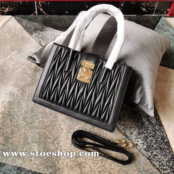 原單複製miumiu新款5BA126頂級進口羔羊皮Matelasse經典花紋blpj12742