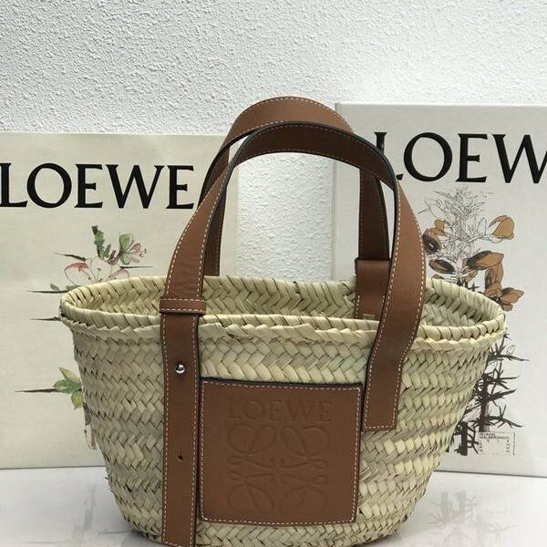 竭誠精品LOEWELoewe草編菜籃子馬來西亞棕櫚葉blpj12773