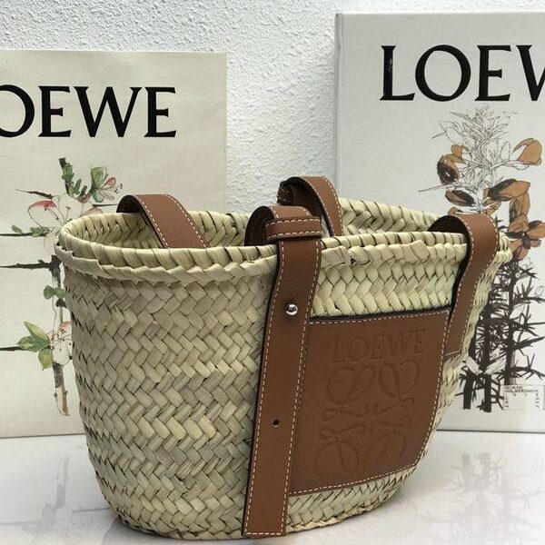 竭誠精品LOEWELoewe草編菜籃子馬來西亞棕櫚葉blpj12773