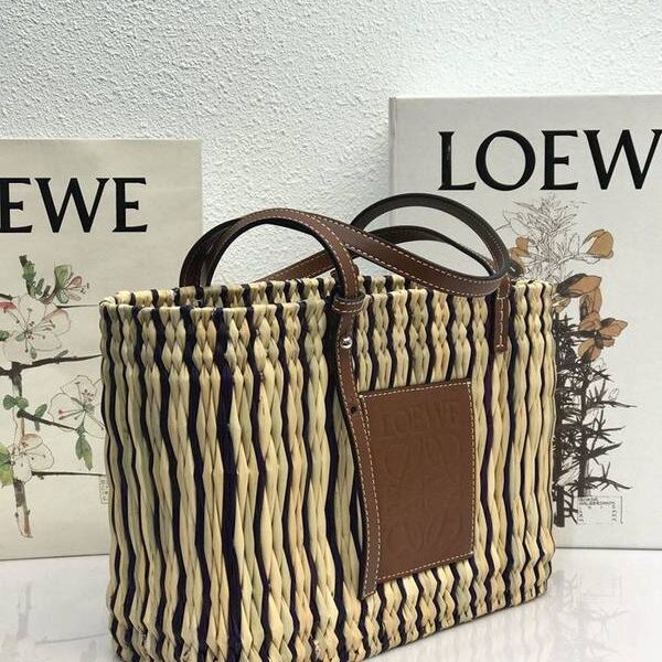 頂級原單LOEWE菜籃包Basket手袋由蘆葦和小牛皮製成blpj12775