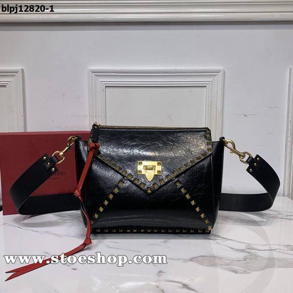 頂級原單Valentino爆裂紋黑Valentino Garavani Rockstud Hype 粒面小牛皮肩背包blpj12820