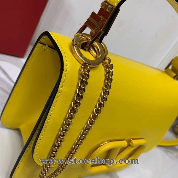 時尚a貨Valentino檸檬Valentino Garavani VSLING 亮澤小牛皮肩背包blpj12829 4 時尚a貨Valentino檸檬Valentino Garavani VSLING 亮澤小牛皮肩背包blpj12829