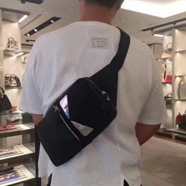 奢侈品1：1FENDIFENDI單肩背包黑色尼龍布和小牛皮材質blpj12834