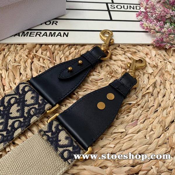 經典款A貨DIOR【羅馬肩帶藍色皮】 白色和黑色刺繡帆布寬肩帶blpj12842 3 經典款A貨DIOR【羅馬肩帶藍色皮】 白色和黑色刺繡帆布寬肩帶blpj12842