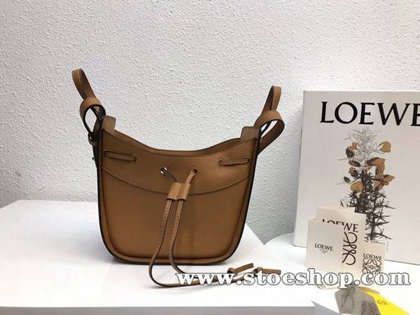 a貨LOEWE平紋淺焦糖mini hammock bag吊床包全牛皮blpj12869 3 a貨LOEWE平紋淺焦糖mini hammock bag吊床包全牛皮blpj12869