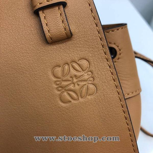 a貨LOEWE平紋淺焦糖mini hammock bag吊床包全牛皮blpj12869 6 a貨LOEWE平紋淺焦糖mini hammock bag吊床包全牛皮blpj12869