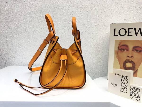 最高等級LOEWE橘黃荔枝紋mini hammock bag吊床包全牛皮blpj12875 5 最高等級LOEWE橘黃荔枝紋mini hammock bag吊床包全牛皮blpj12875