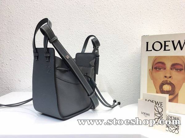 高仿名牌包LOEWE青銅色荔枝紋mini hammock bag吊床包全牛皮blpj12876 3 高仿名牌包LOEWE青銅色荔枝紋mini hammock bag吊床包全牛皮blpj12876